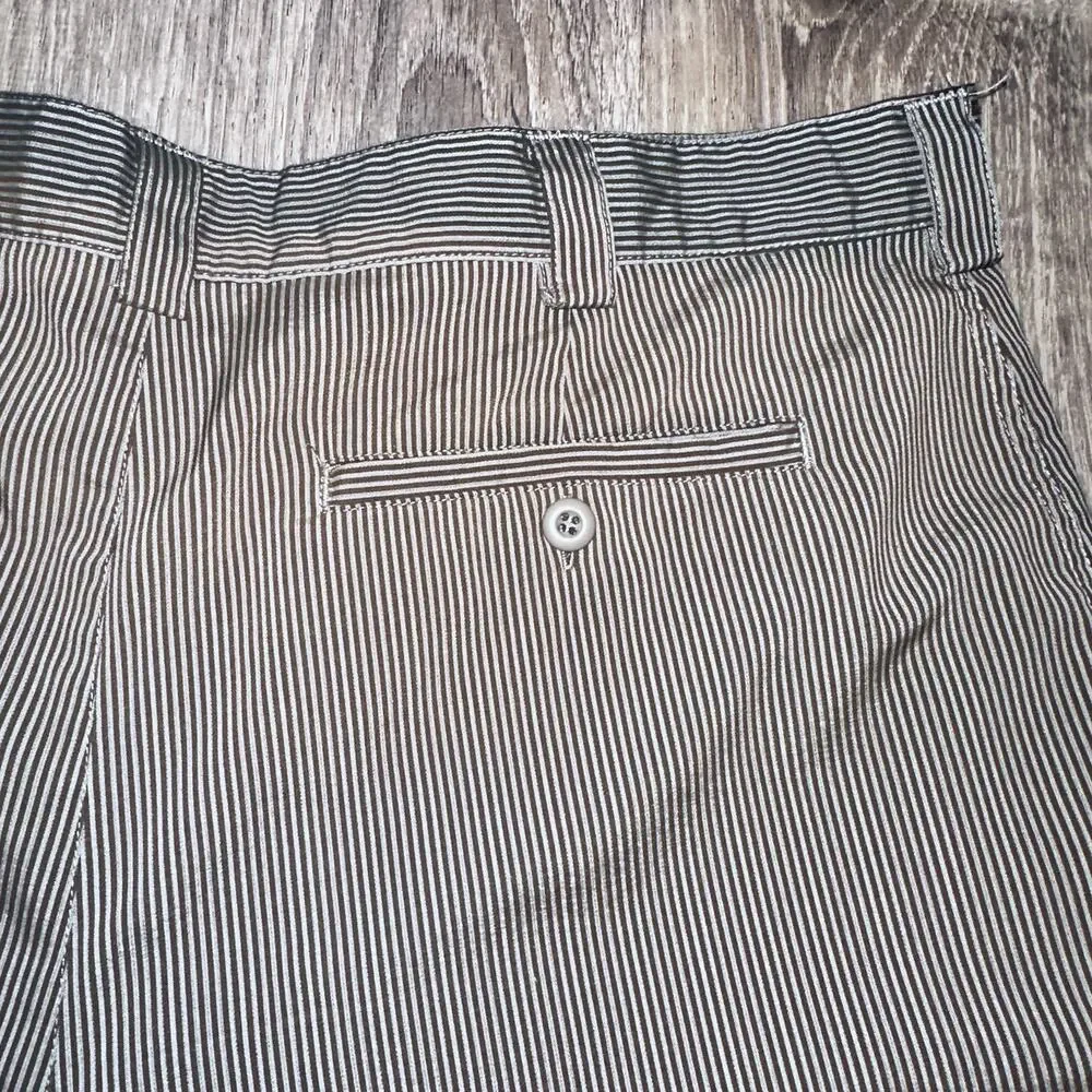 Snake Eyes golf shorts